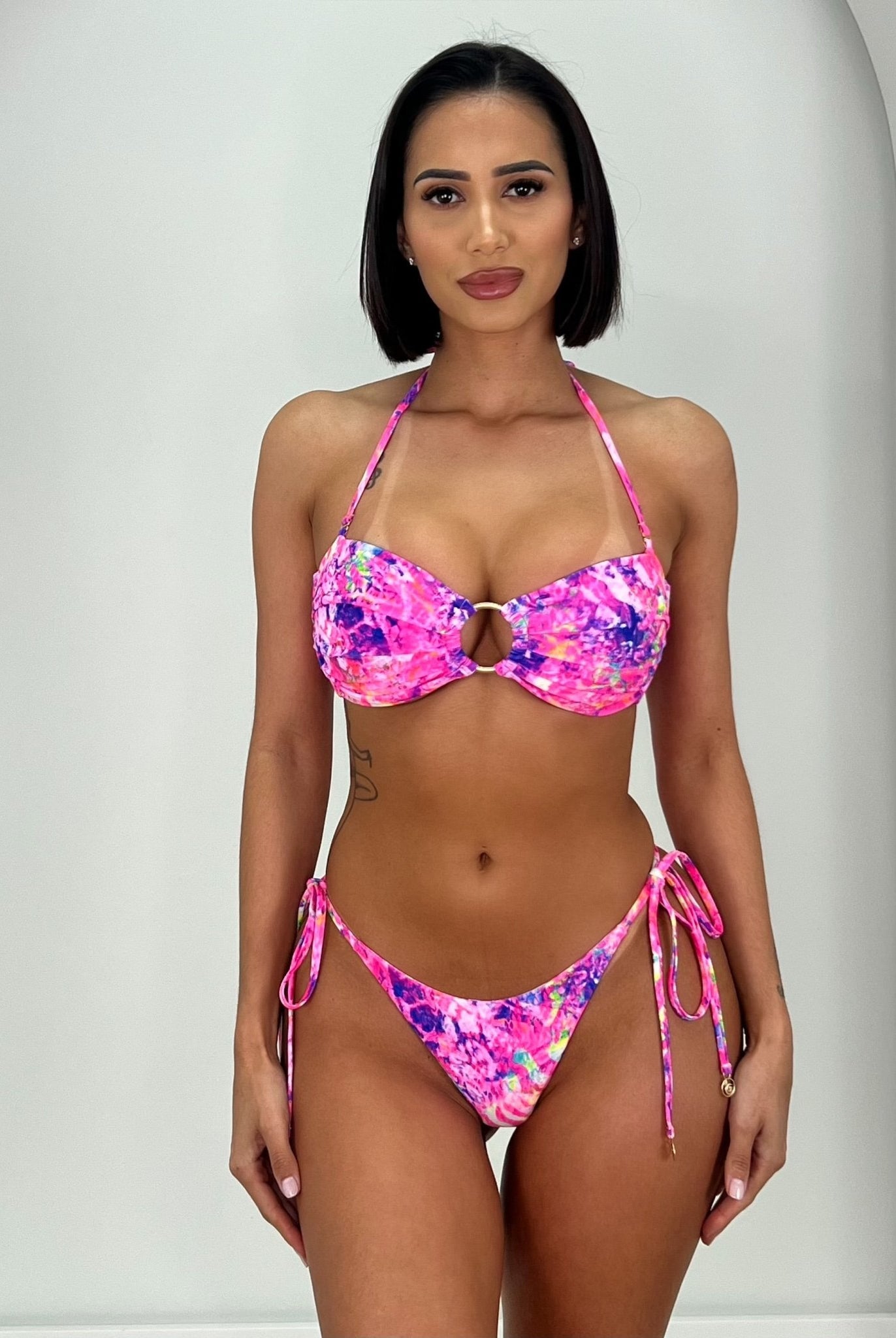FANTASIA CHEEKY SCRUNCH BOTTOM - Berry Beachy Swimwear