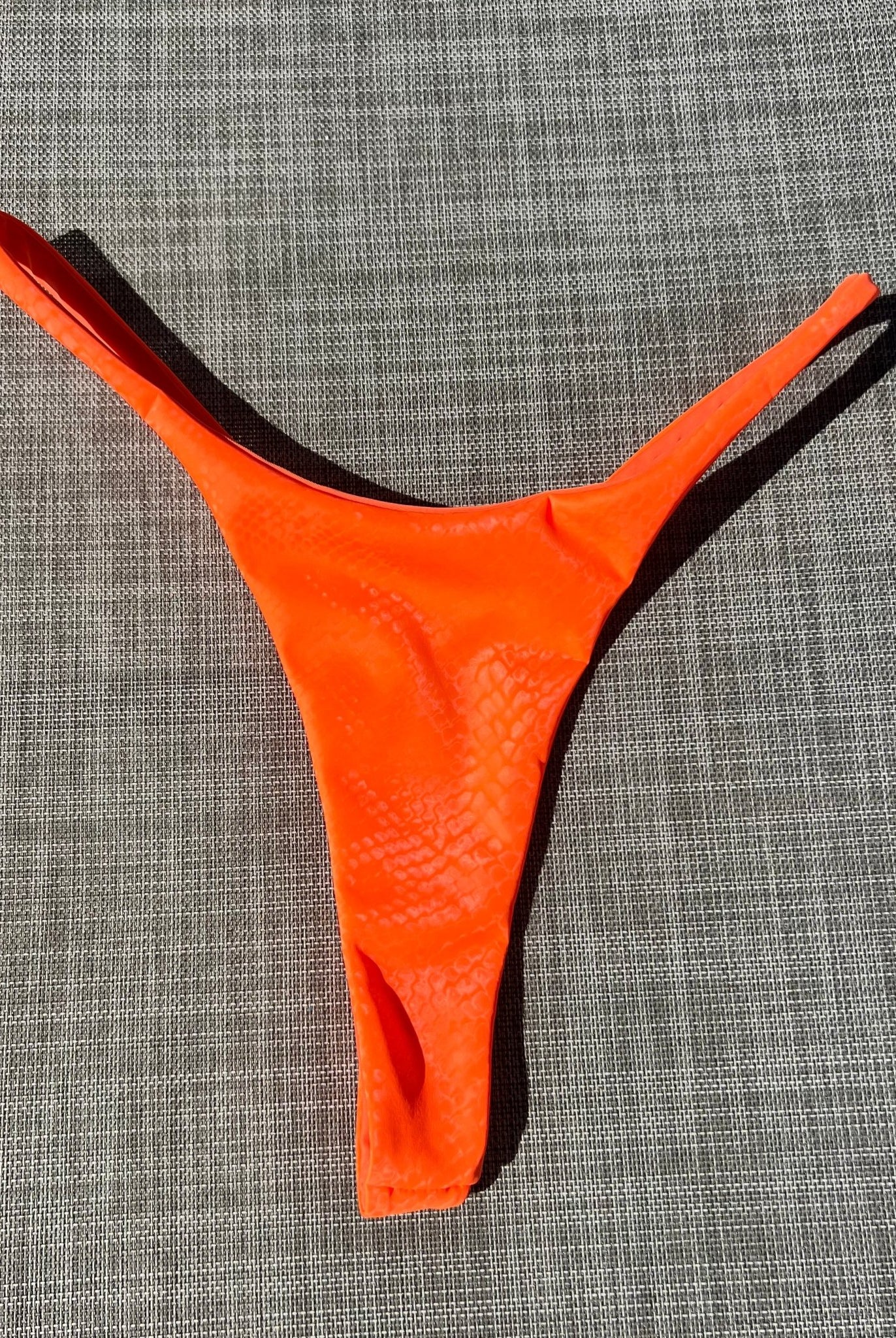 SLYTHER SEAMLESS THONG BOTTOM ORANGE - Berry Beachy Swimwear