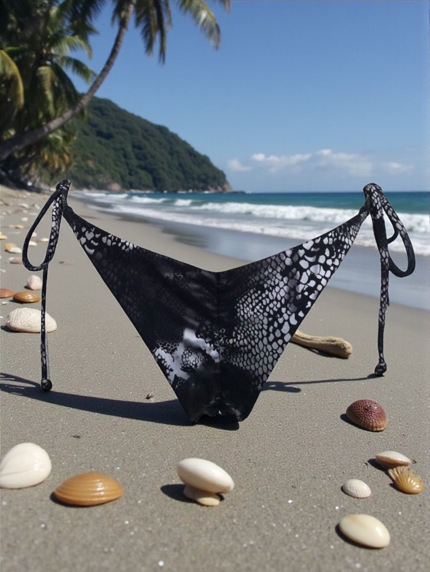 VIPER CHEEKY SCRUNCH BOTTOM - BLACK - Berry Beachy Swimwear