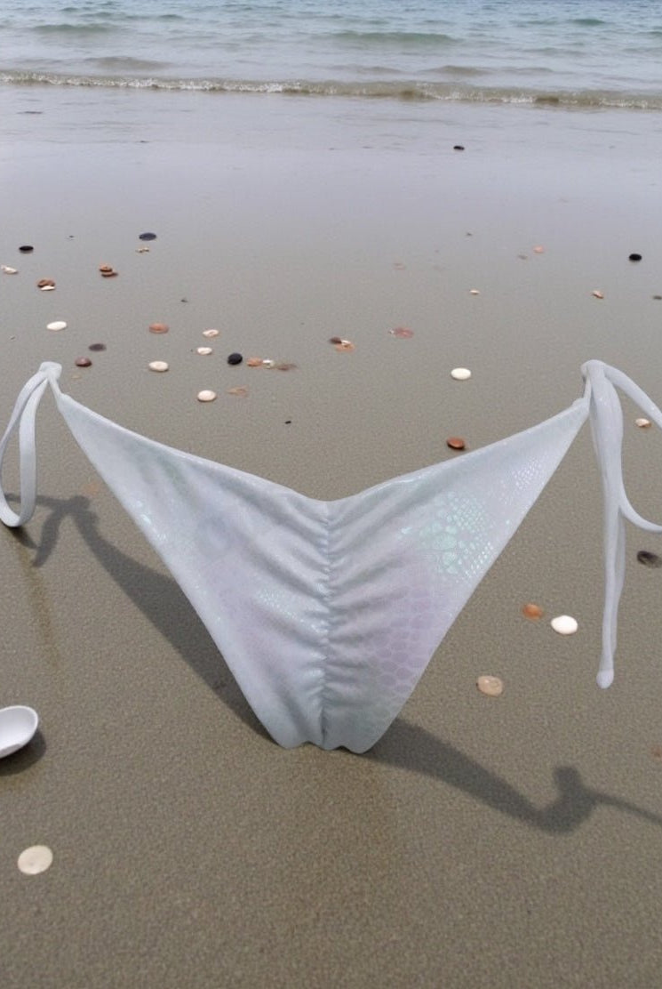 VIPER CHEEKY SCRUNCH BOTTOM - WHITE - Berry Beachy Swimwear