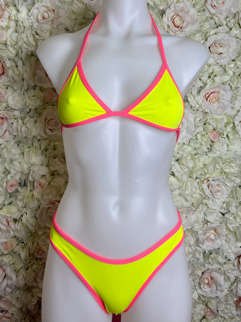 SAMPLE 41 - Berry Beachy Swimwear