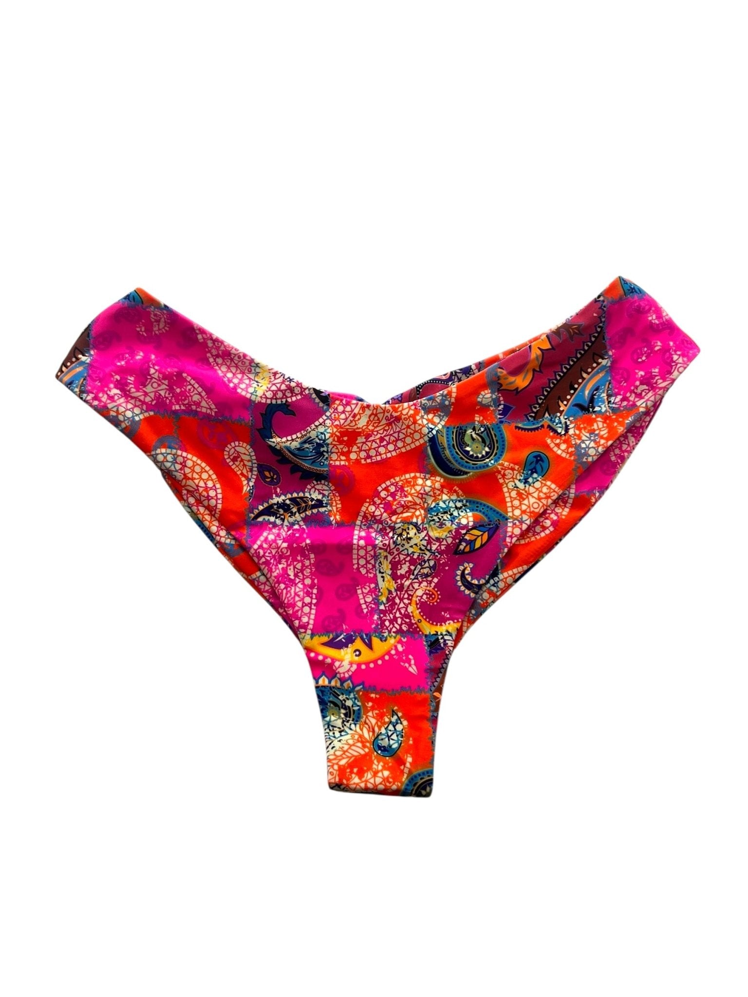 BANDANA BAY MODERATE CHEEKY SCRUNCH BOTTOM - Berry Beachy Swimwear