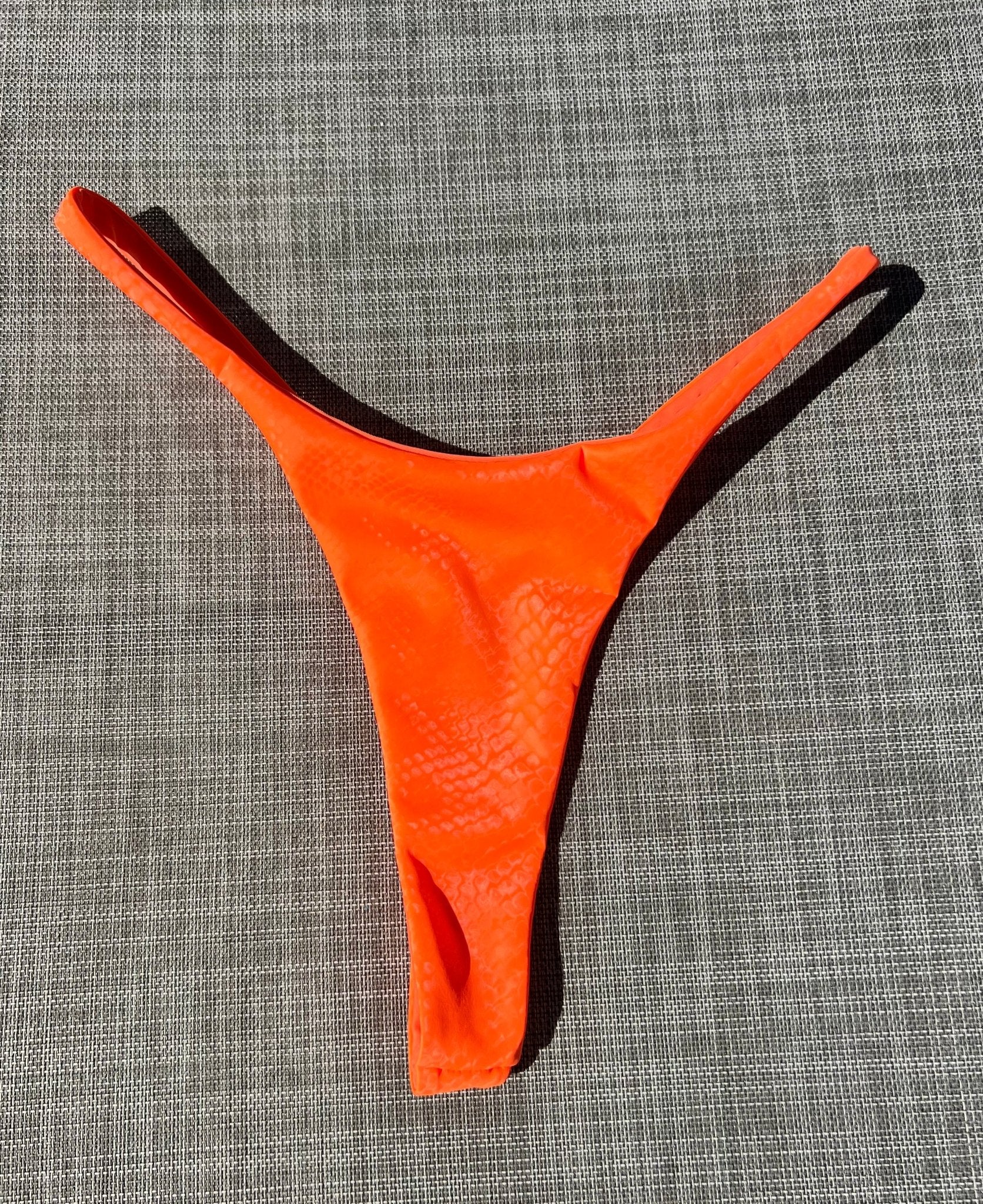 SLYTHER SEAMLESS THONG BOTTOM ORANGE - Berry Beachy Swimwear