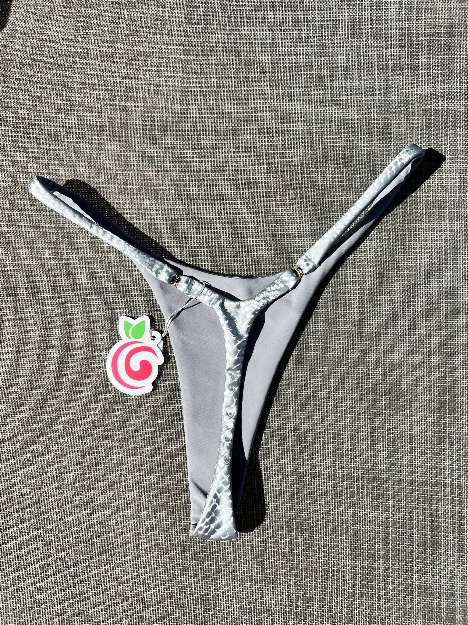 SLYTHER SEAMLESS THONG BOTTOM SILVER - Berry Beachy Swimwear