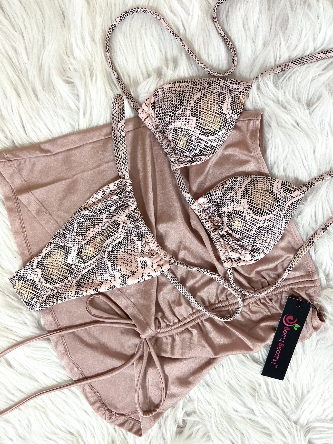 SLYTHER TRIANGLE TOP - BLUSH