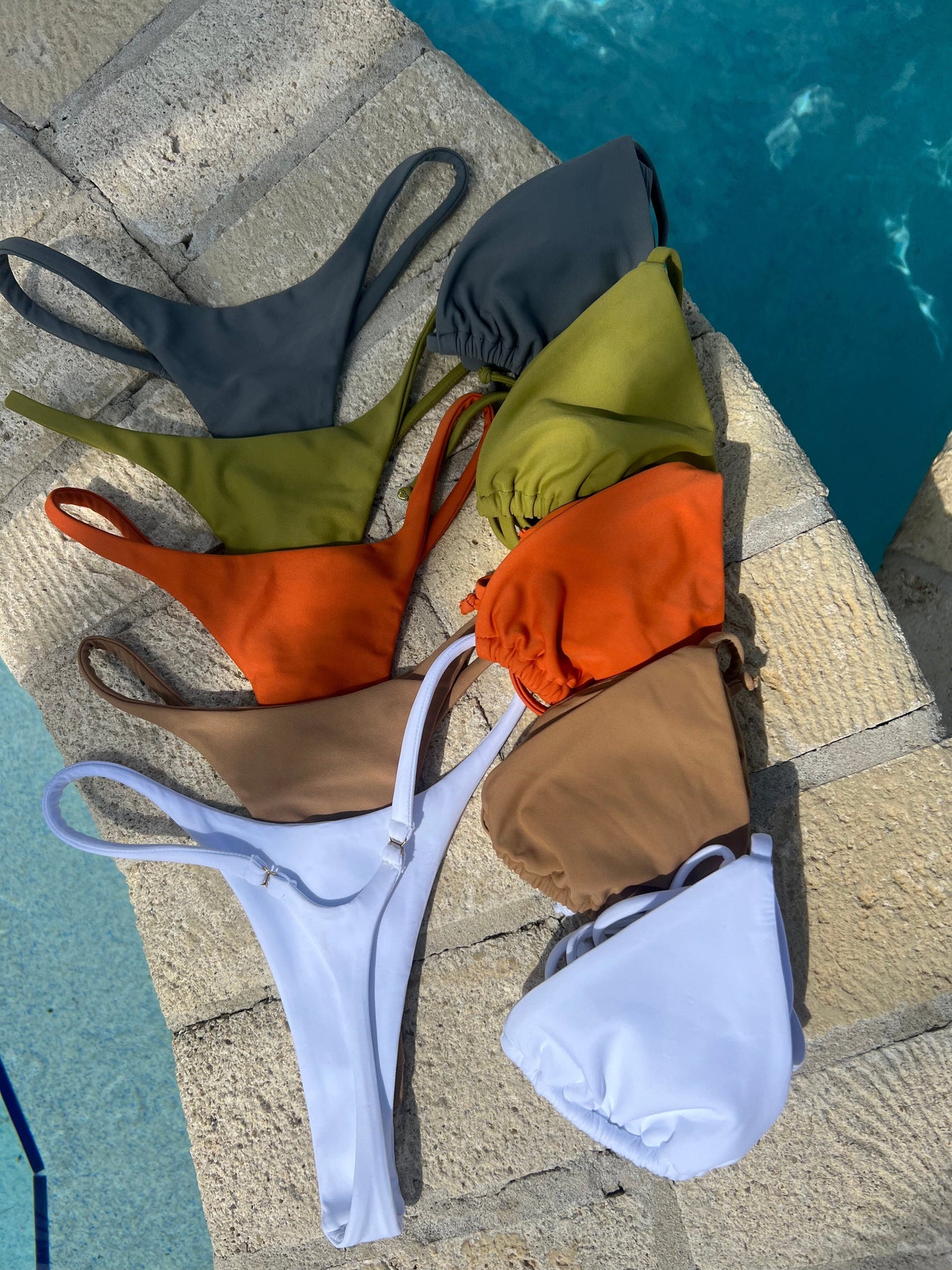 SEAMLESS TRIANGLE TOP- WHITE - Berry Beachy Swimwear